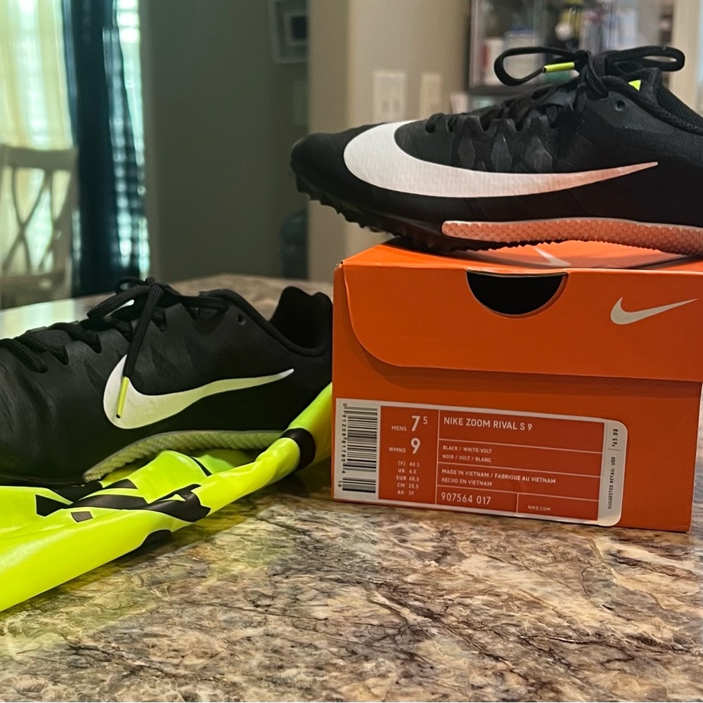 Nike Zoom Rival S 9 sprint / track shoes size M 7.5 / W 9